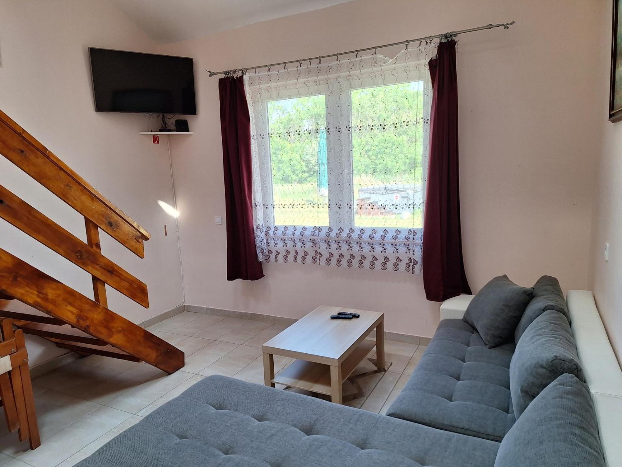 Cserke Holdfeny Apartman Cserkeszőlő Dış mekan fotoğraf